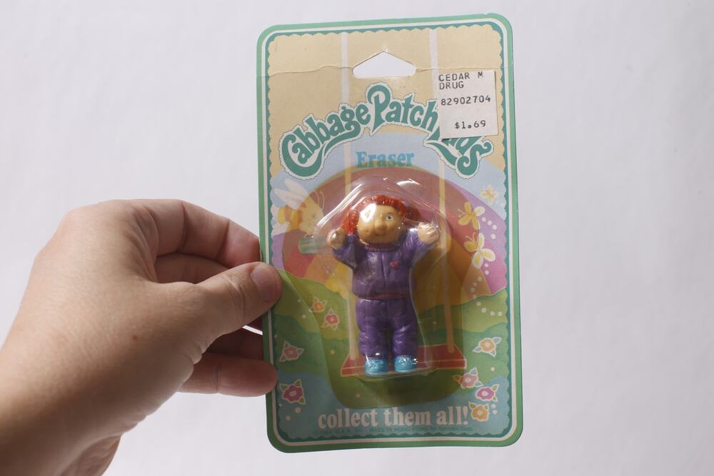 1984 Cabbage Patch Kids Eraser Waving Girl Figurine Stationery ~ 260514-WH 1370